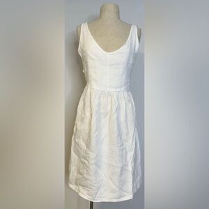 Wiya: Elegant White Sleeveless Dress
